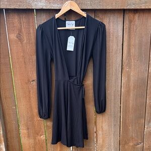 Sadie & Sage Chic Black Long Sleeve Dress